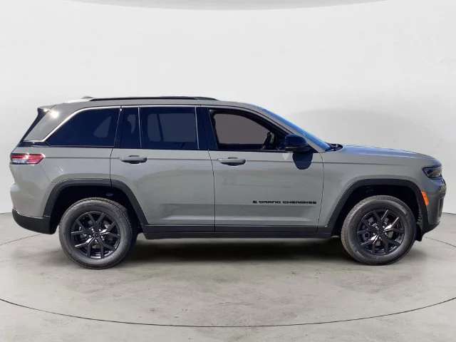 New 2027 Gray Jeep LAREDO ALTITUDE 4X4 image 7