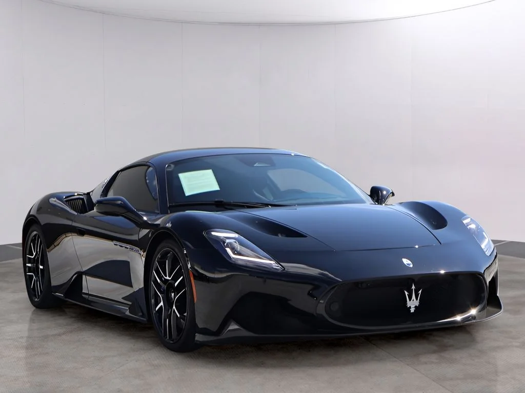 Used 2023 Nero Essenza Solid Maserati Base image 3