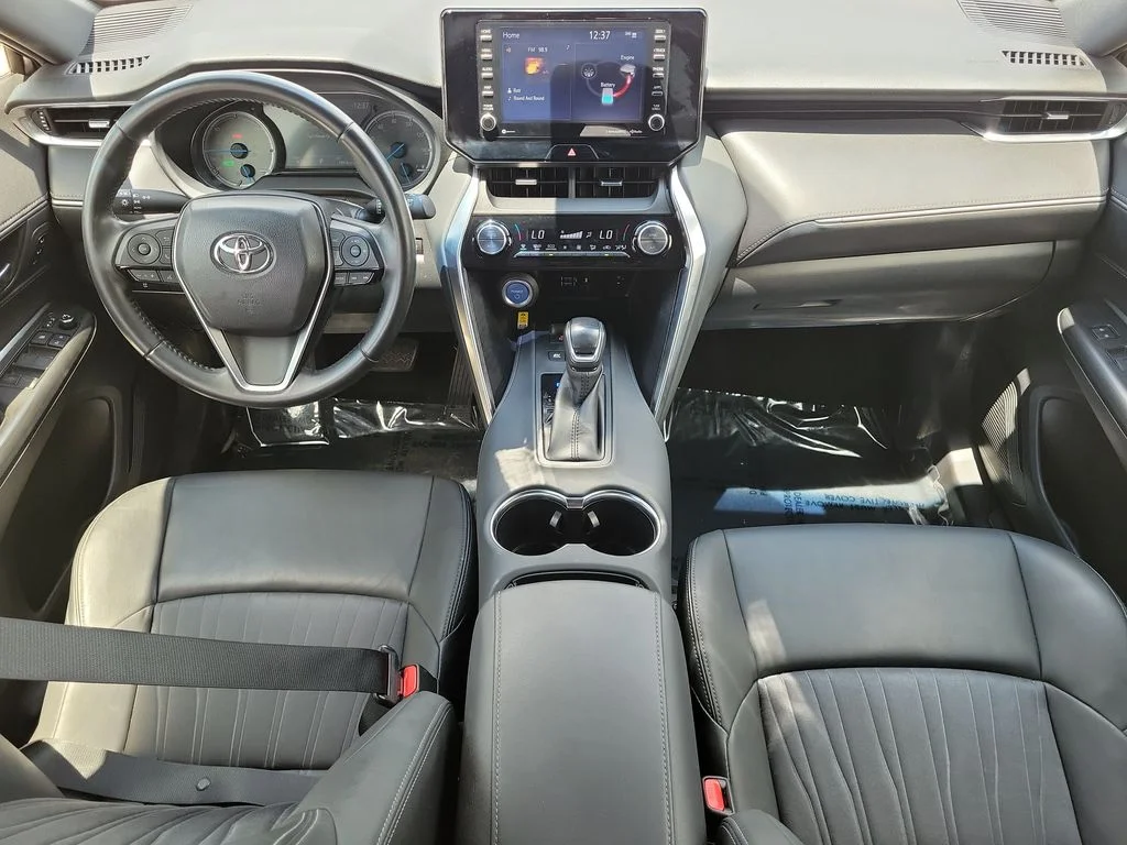 Used 2021 White Toyota XLE image 10