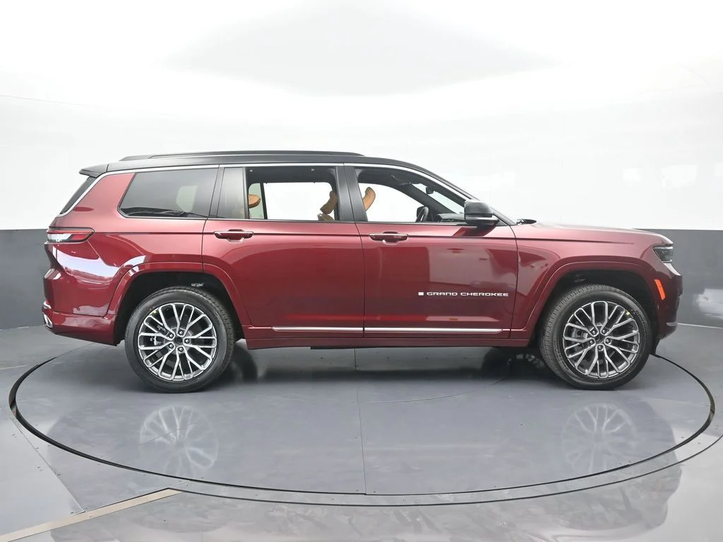 New 2025 Velvet Red Pearlcoat Jeep Summit image 7