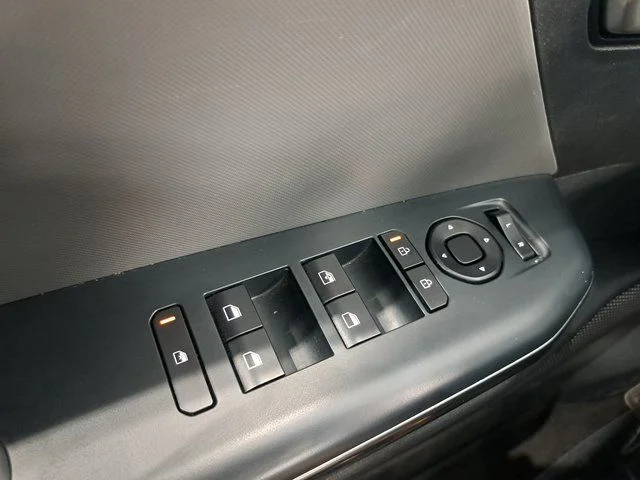 Used 2025 Black Kia LXS image 22