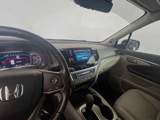 Used 2019  Honda EX-L image 16