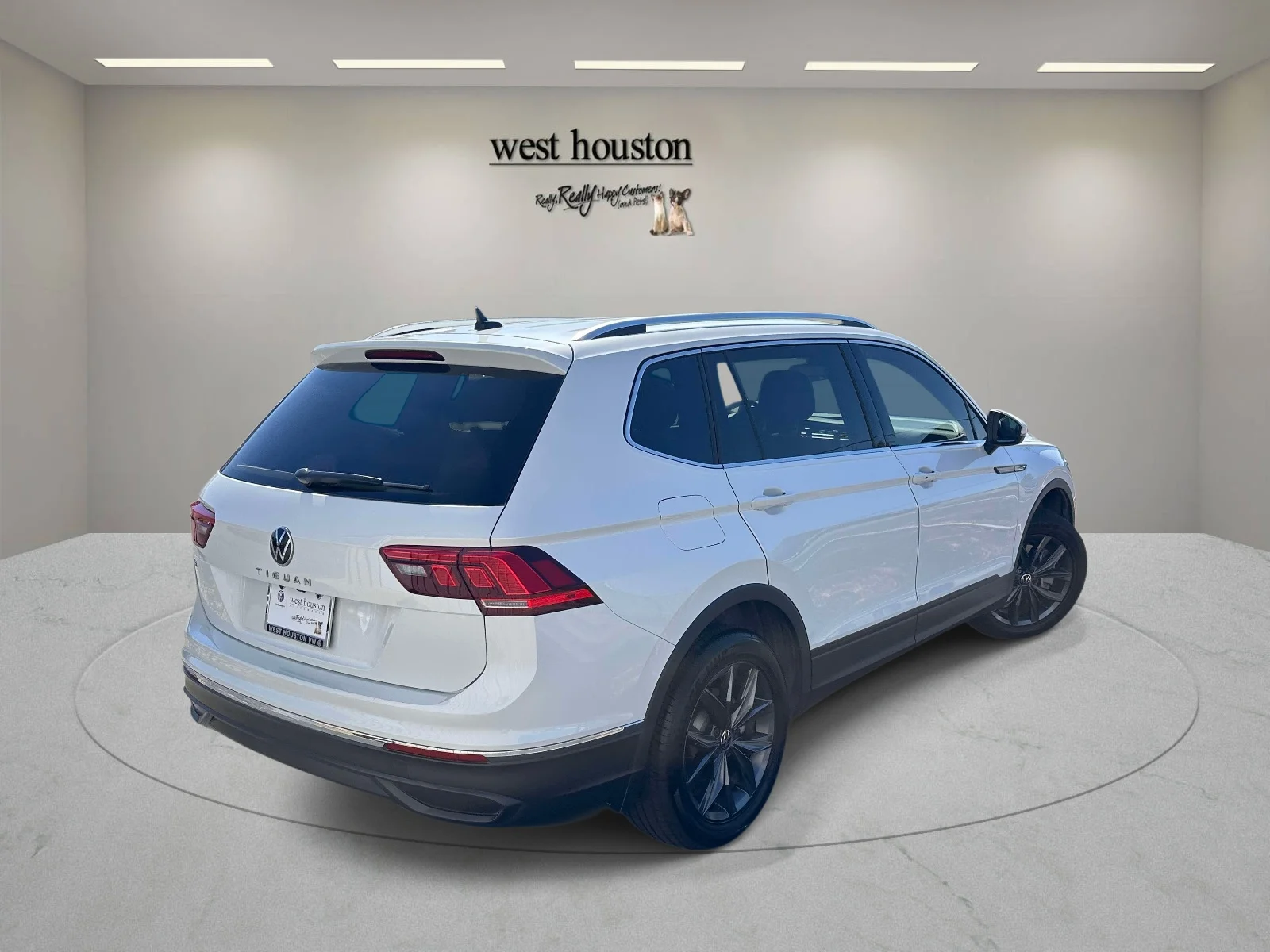Used 2023 White Volkswagen SE image 5