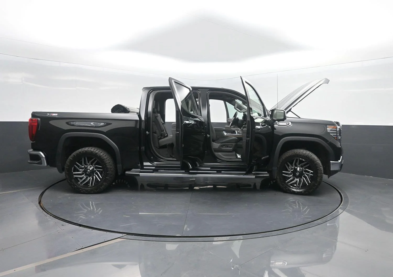 Used 2023 ONYX BLACK GMC SLT image 48