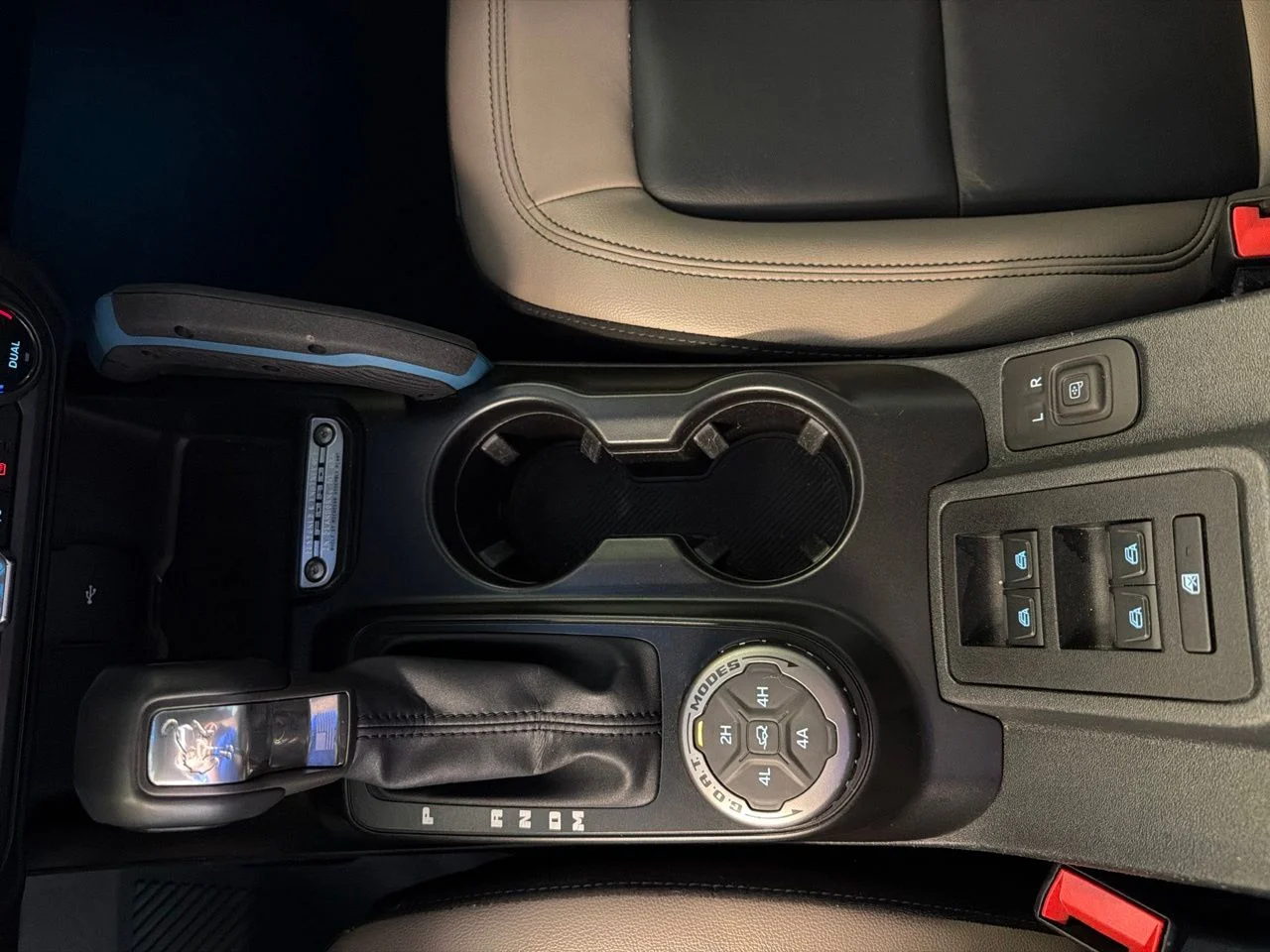 Used 2023 Gray Ford Wildtrak image 24