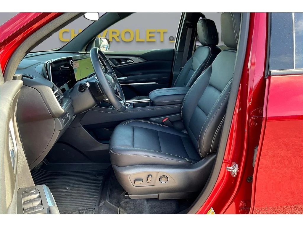 Used 2025 Radiant Red Tintcoat Chevrolet LT image 18