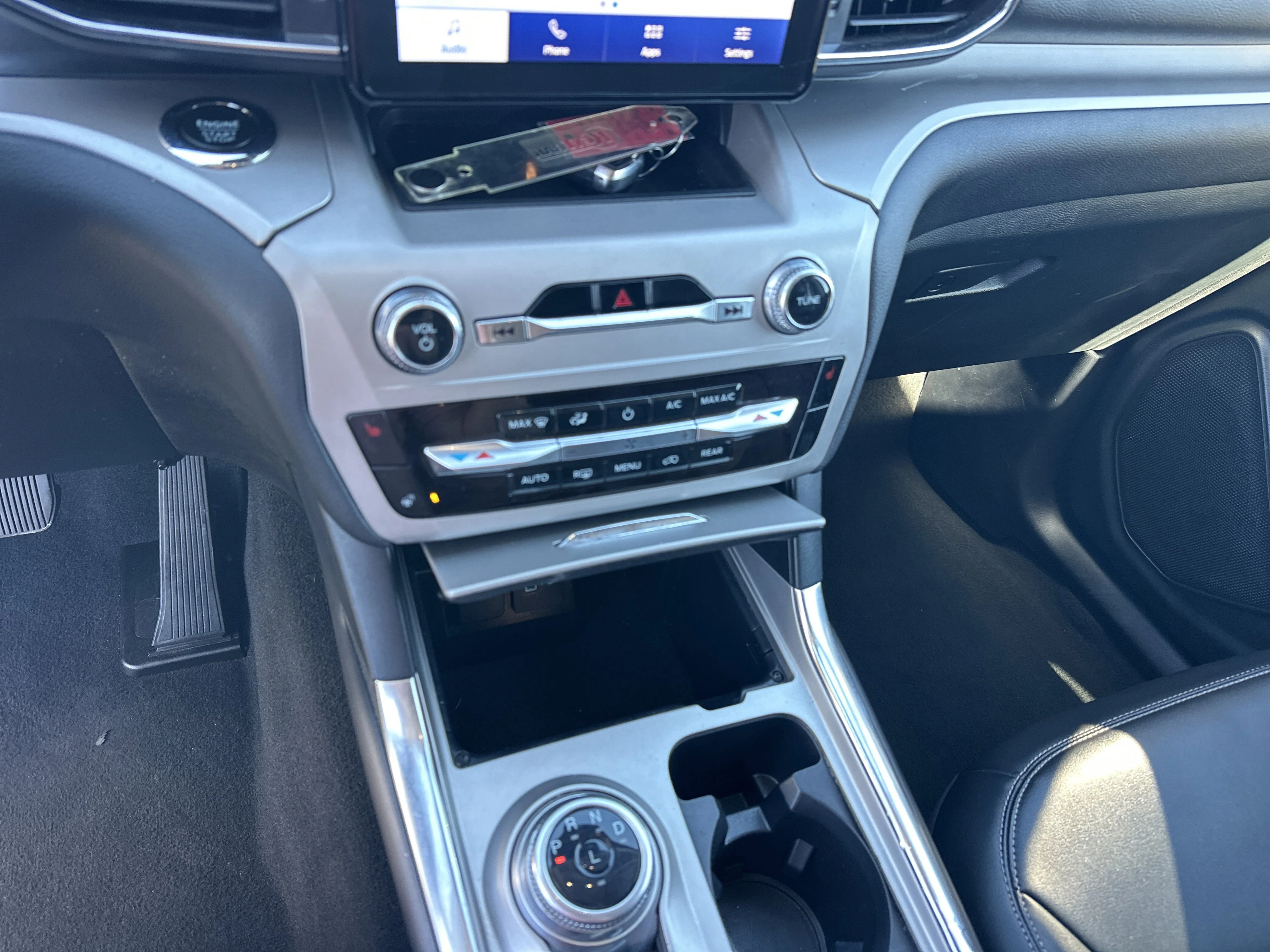 2023 Ford Explorer XLT - Photo 31