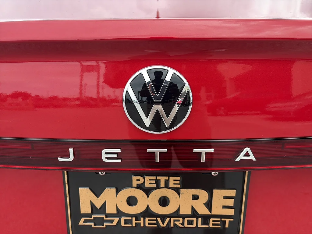 New 2026 Kings Red Metallic Volkswagen SE Auto image 12