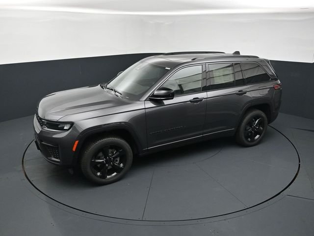 New 2026 Baltic Gray Metallic Clear-Coat Exterior Paint Jeep Limited image 14