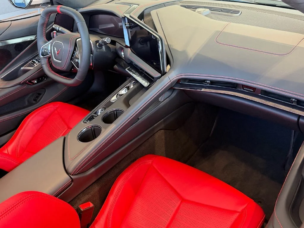 2027 Chevrolet Corvette 3LT - Photo 8