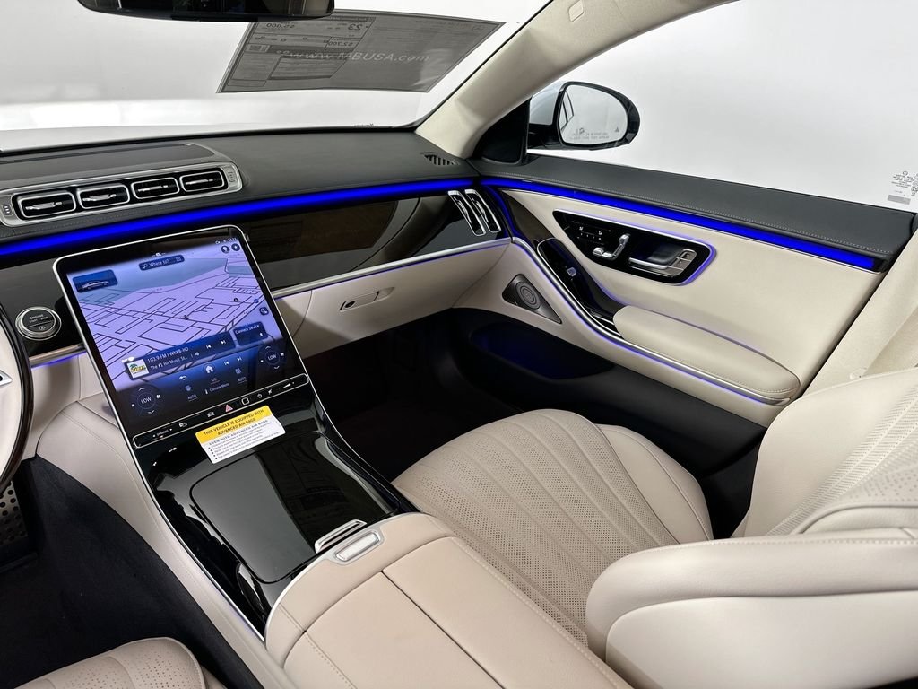 New 2026 White Mercedes-Benz S 500 image 25