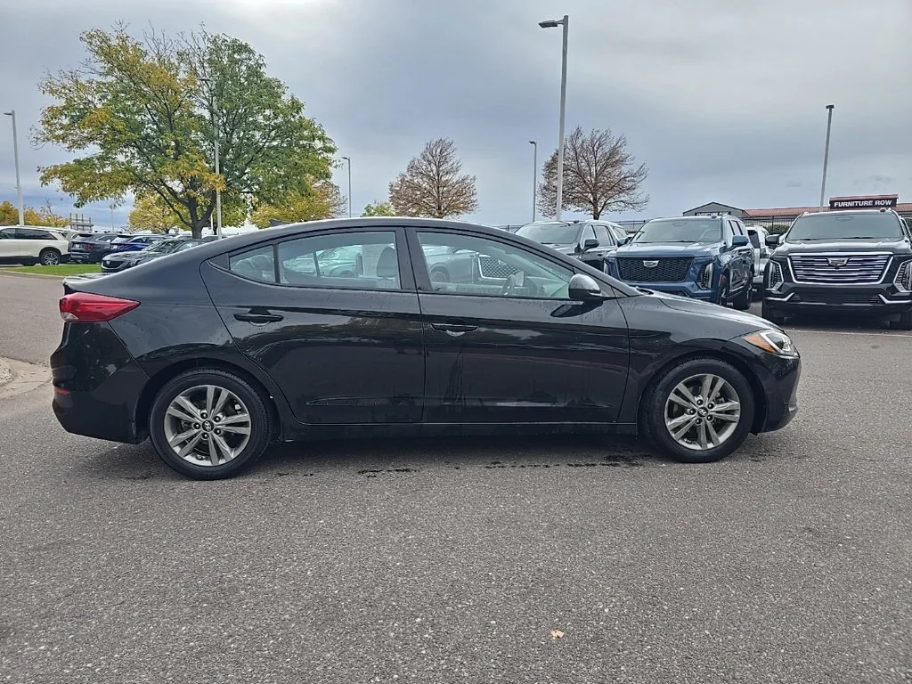 Used 2018 Phantom Black Hyundai SEL image 6