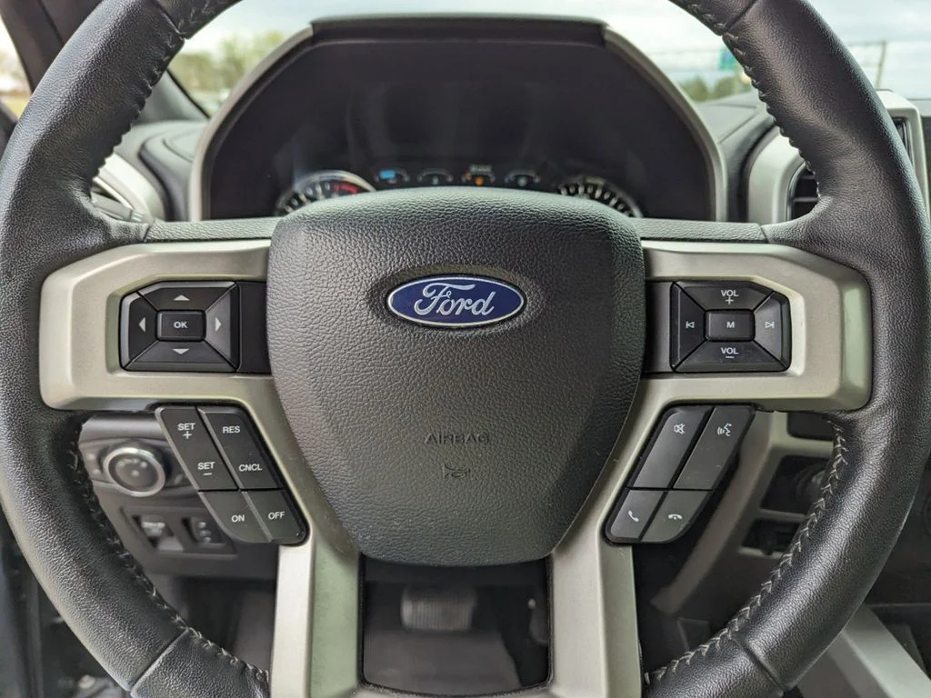 Used 2020 GRAY Ford SuperCrew Lariat 5 1/2 image 16