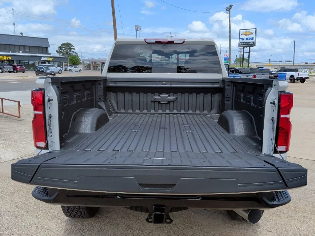 2026 Chevrolet Silverado 2500 HD ZR2 - Photo 43