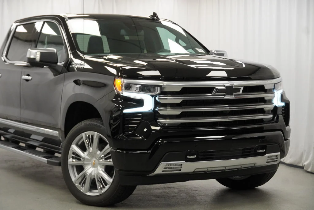 New 2026 Black Chevrolet High Country image 7