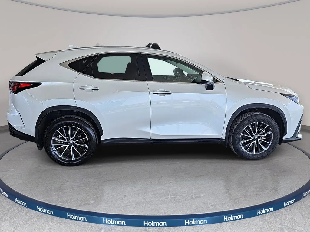 Used 2025 White Lexus 350 Premium image 4