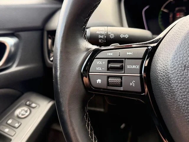 Used 2025  Honda Sport image 17