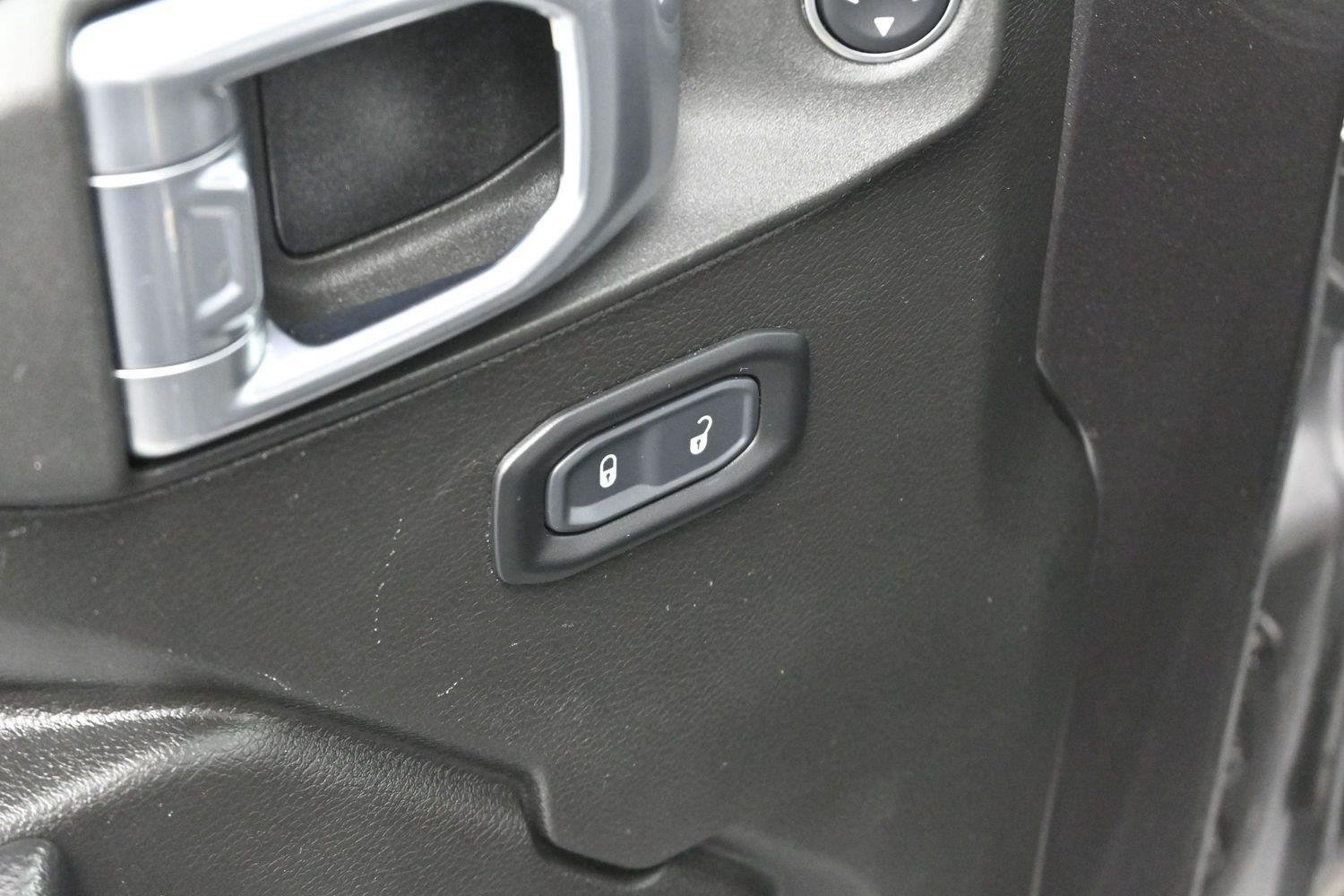Used 2023 Granite Crystal Metallic Clearcoat Jeep Sport S image 11