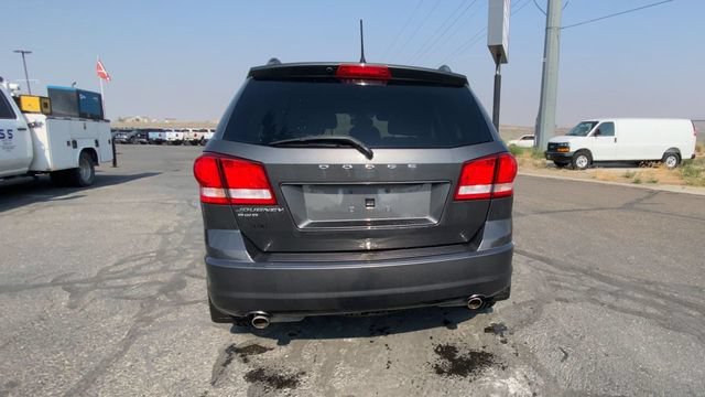 Used 2016 Gray Dodge SE image 7