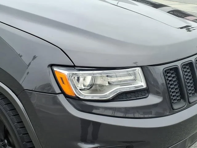 Used 2015 Gray Jeep Overland image 2