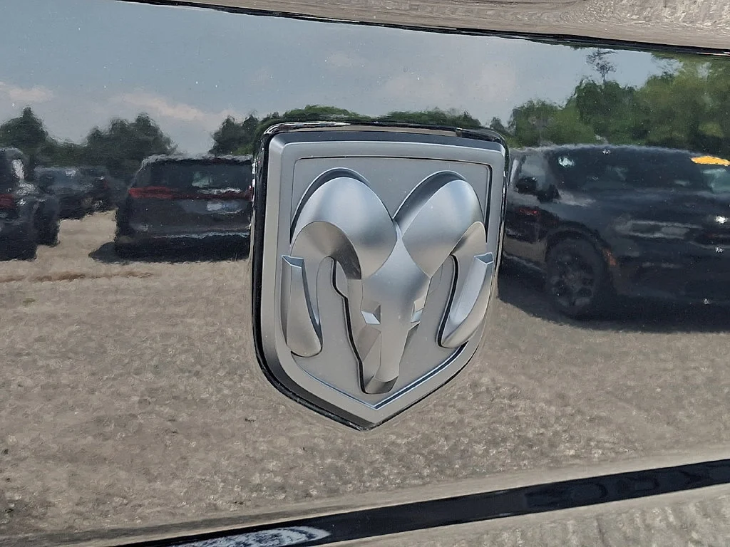 Used 2024 Diamond Black Crystal Pearlcoat Ram Warlock image 32
