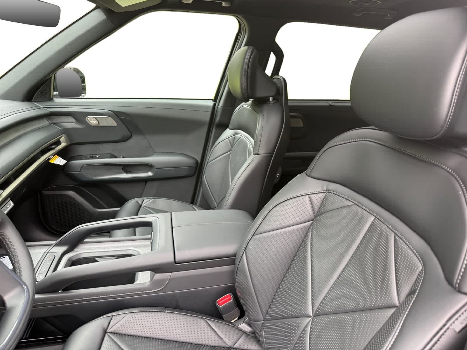 New 2027 Ebony Black Kia EX image 11