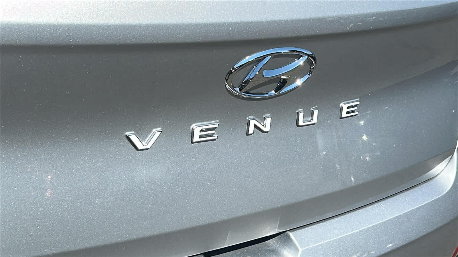 New 2026 Shimmering Silver Hyundai SE image 58