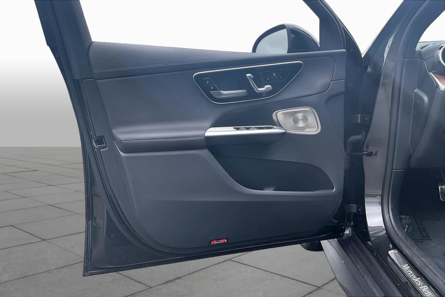 Used 2024 Graphite Grey Metallic Mercedes-Benz GLC 300 image 21