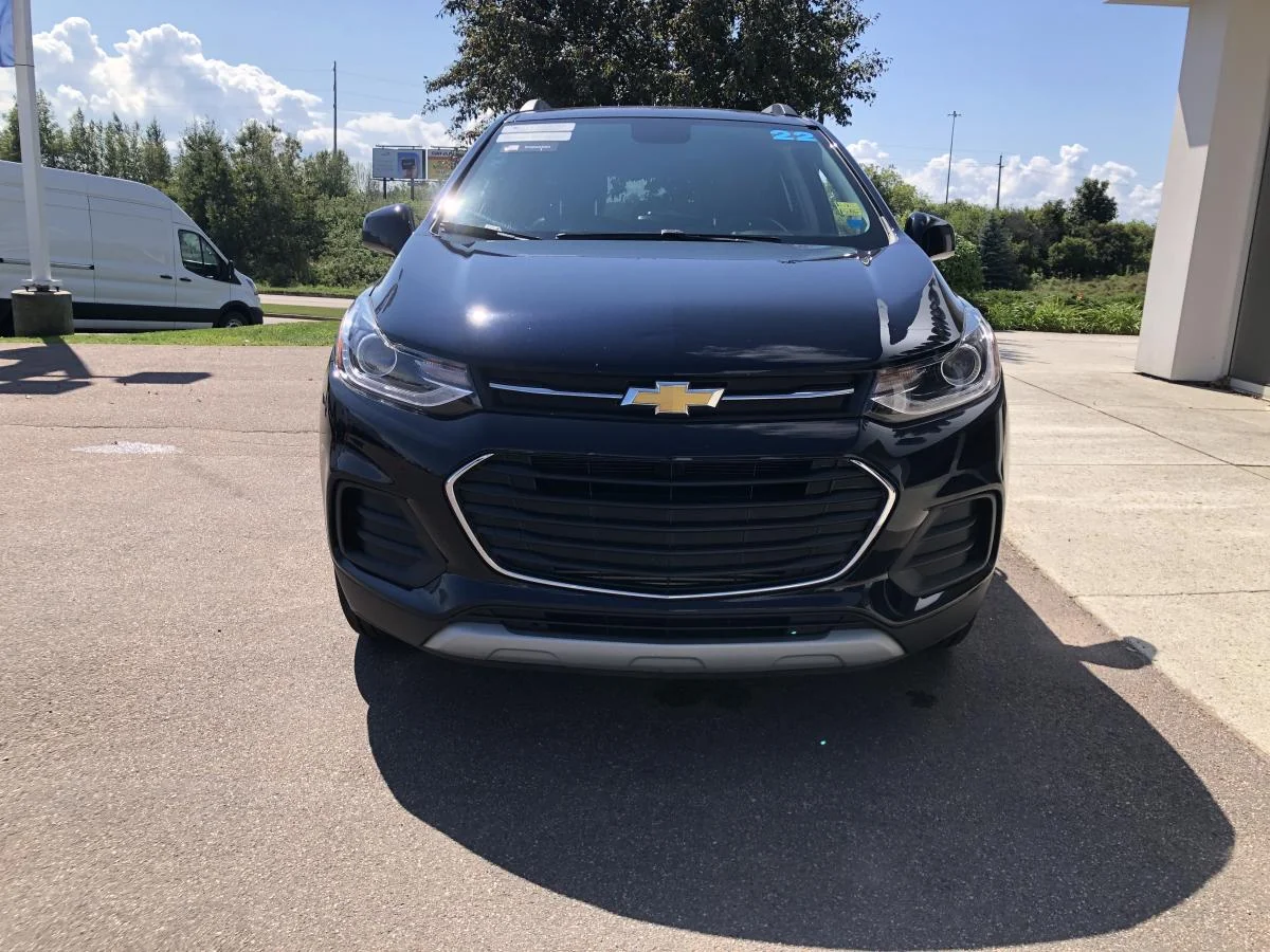 Used 2022 Blue Chevrolet Awd 4dr Lt image 4