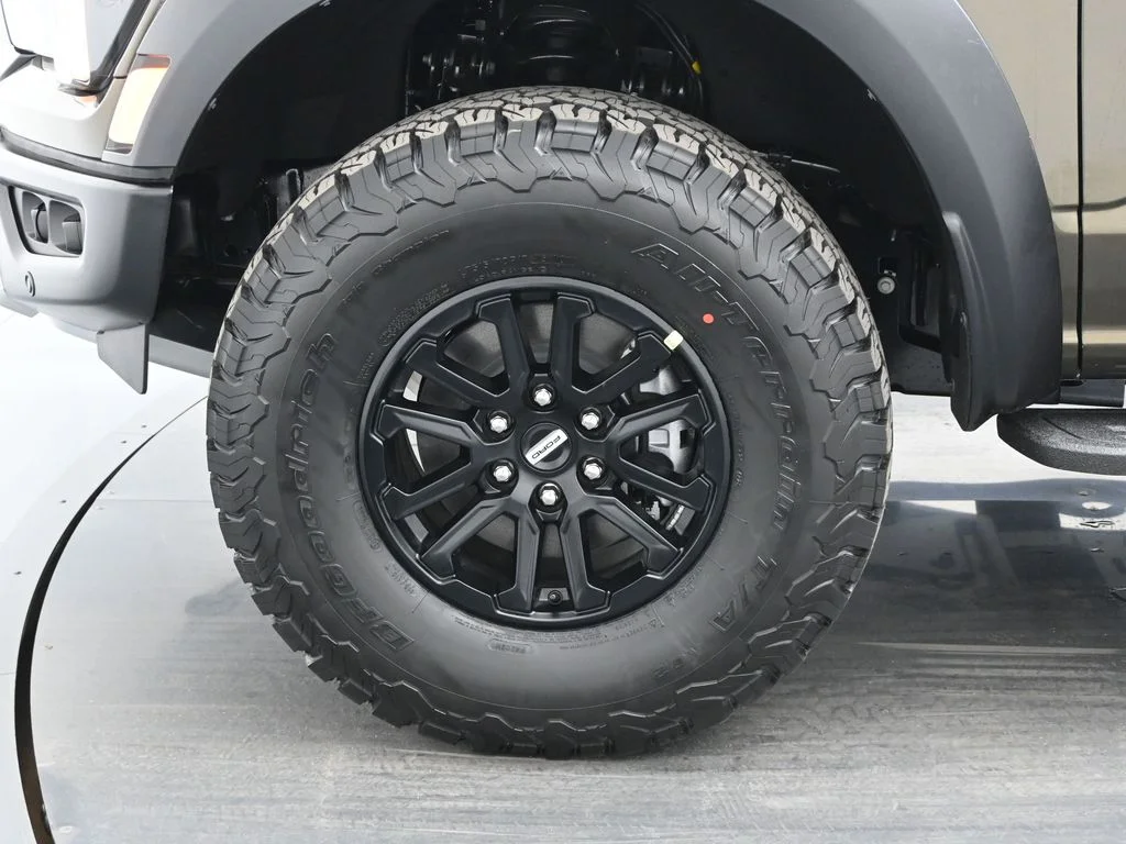 New 2026 Shelter Green Ford Raptor image 24
