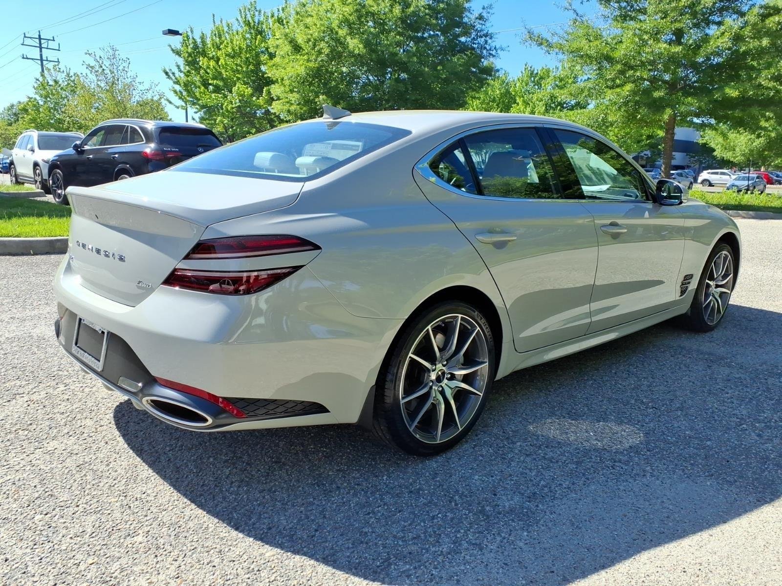 2026 GENESIS G70 Standard - Photo 6