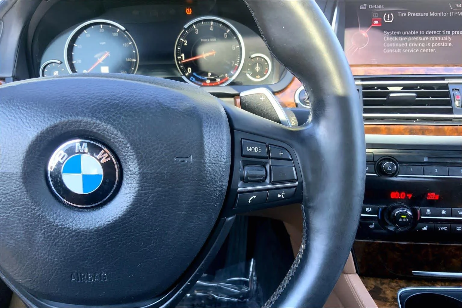 Used 2015 Alpine White BMW 750Li xDrive image 25