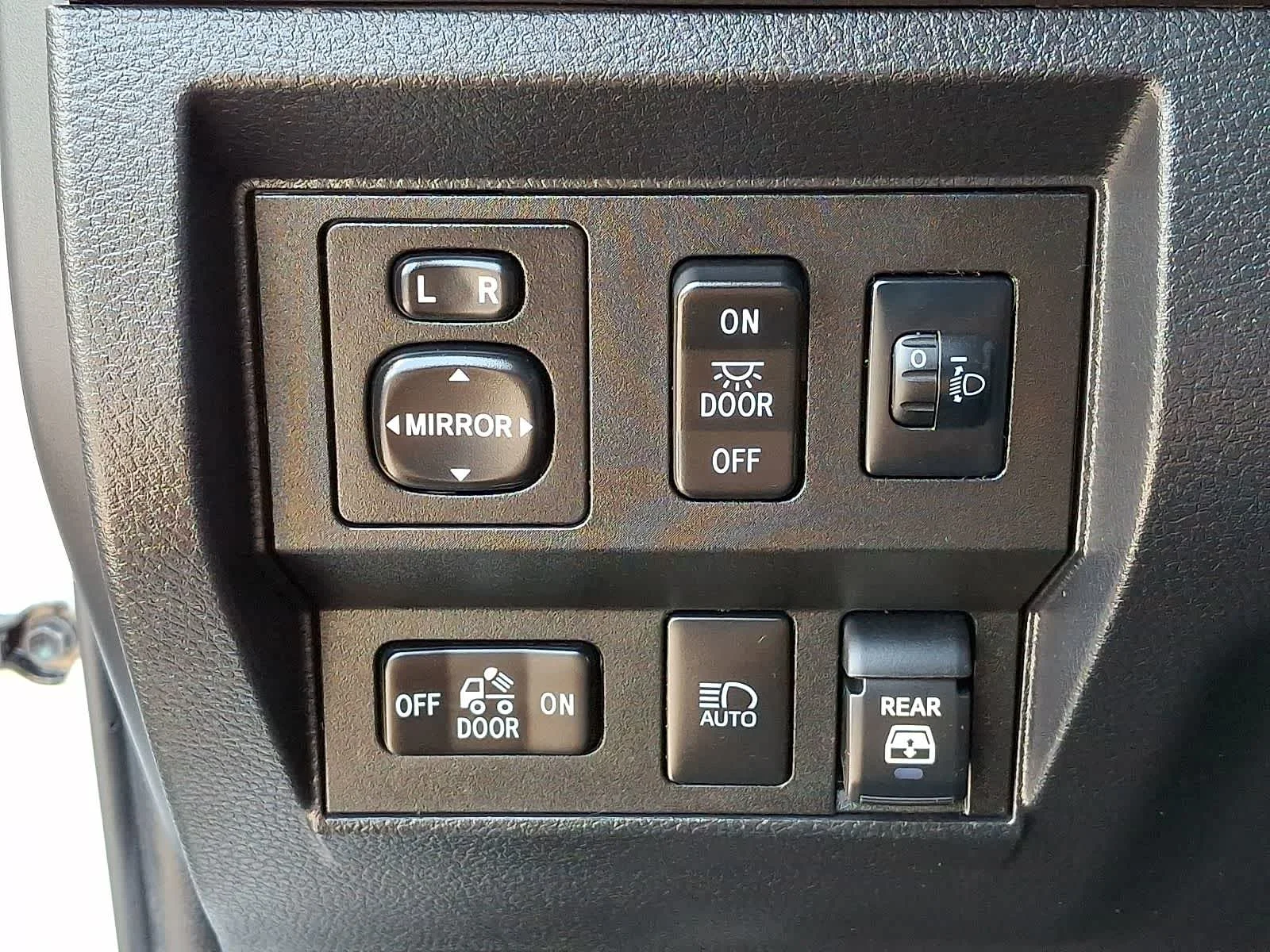 Certified Used 2021 Super White Toyota SR5 image 31
