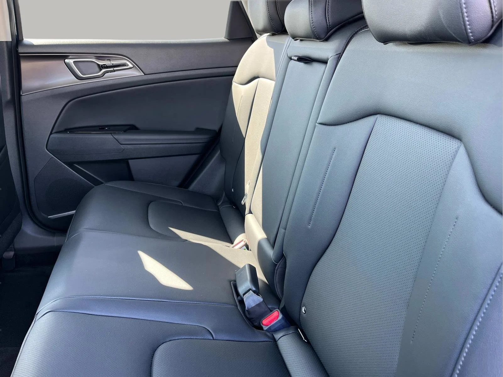 2025 Kia Sportage EX Hybrid - Photo 15