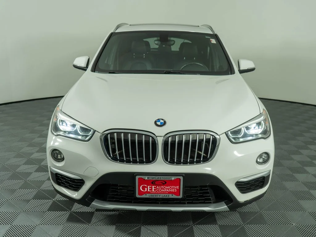 Used 2017 White BMW xDrive28i image 2