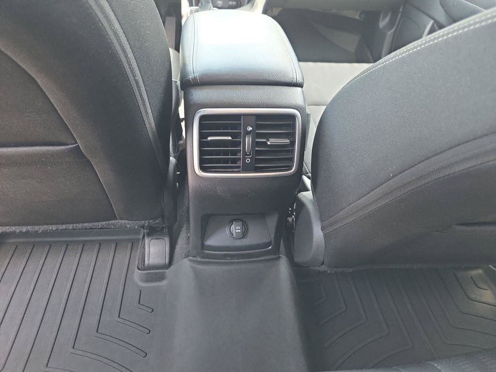 Used 2022 Sparkling Silver Kia LX image 30