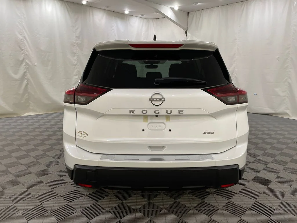 New 2026 Everest White Pearl Tricoat Nissan SV image 6