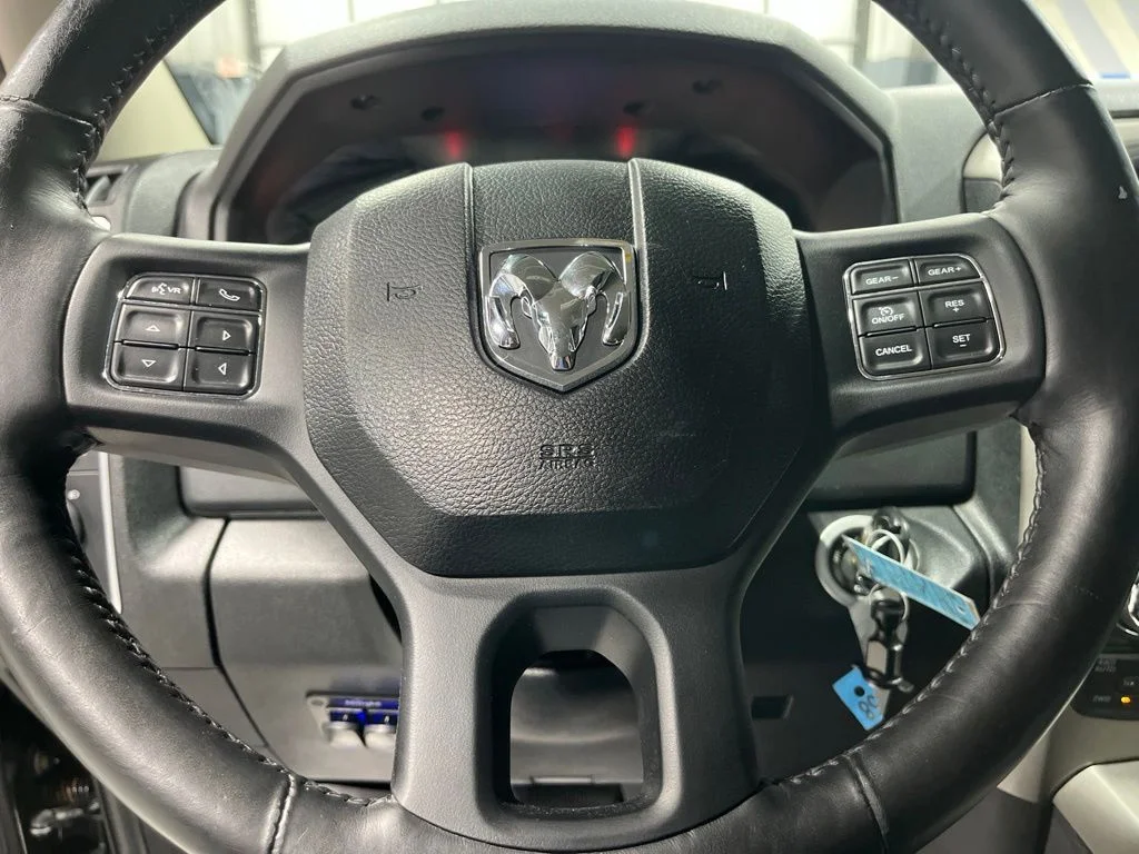 Used 2017 Brilliant Black Crystal Pearlcoat Ram Big Horn image 18