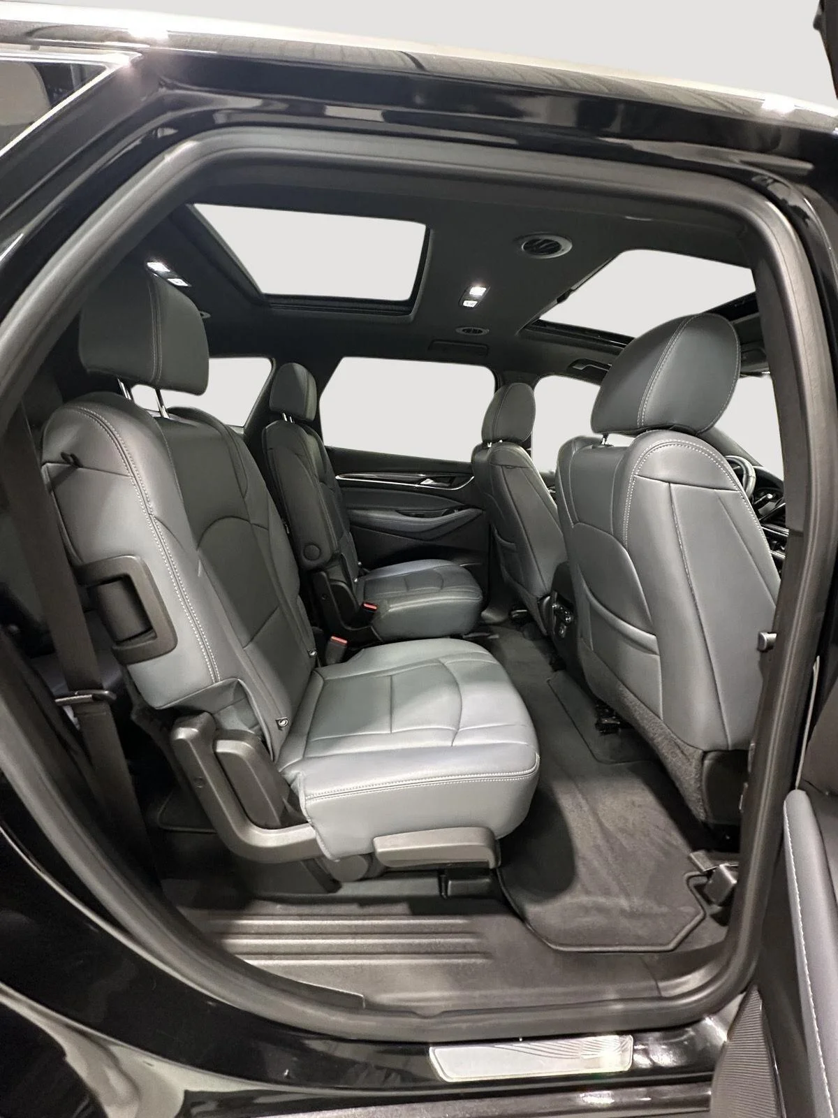 Used 2024 Ebony Twilight Metallic Buick Essence image 25