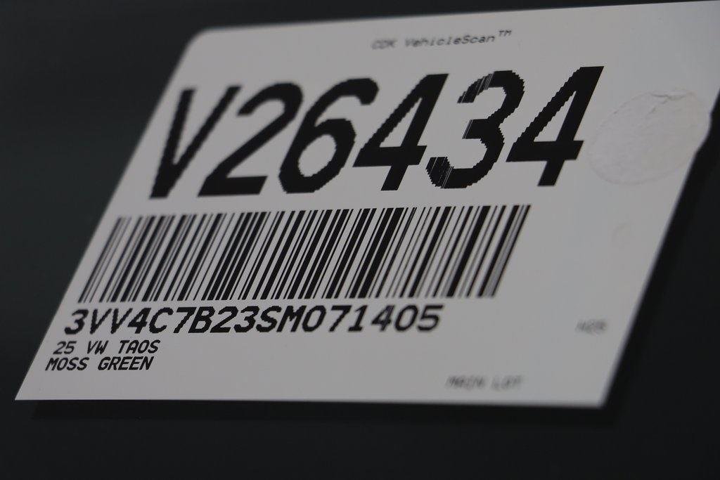 2025 Volkswagen Taos SEL - Photo 25