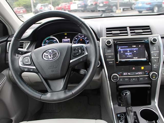 Used 2015 Celestial Silver Toyota LE image 10