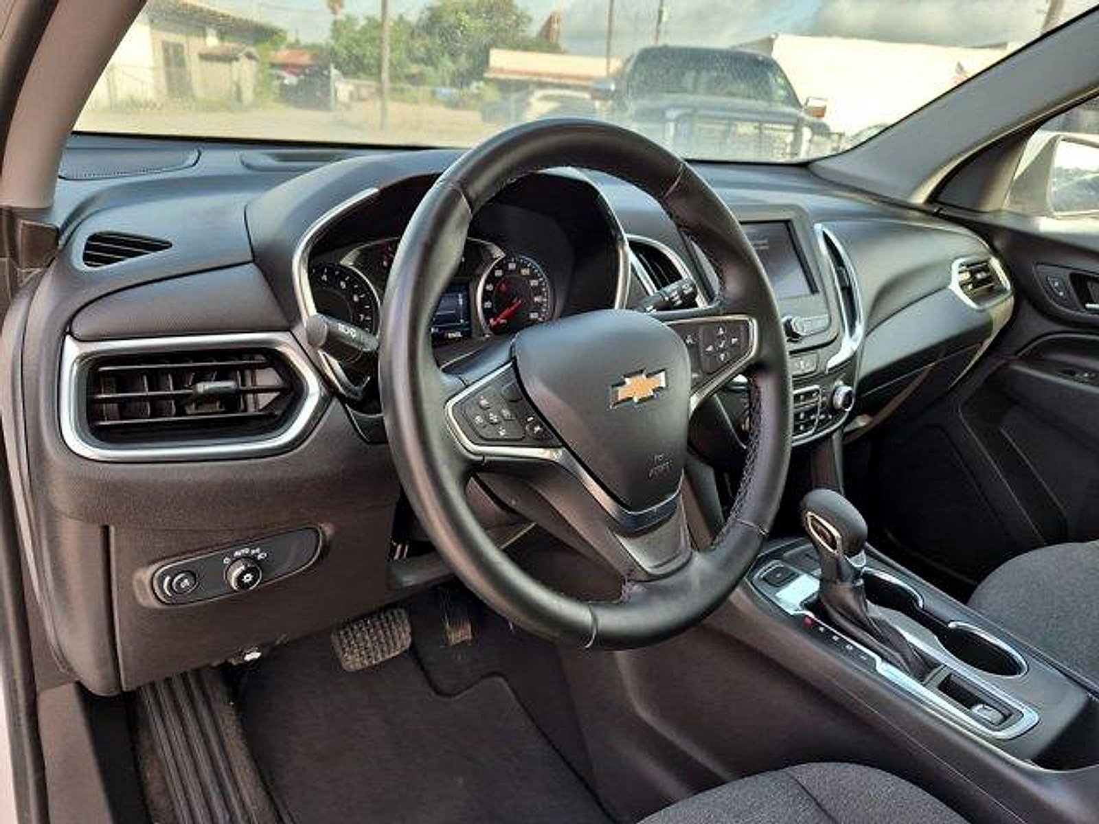 2024 Chevrolet Equinox LT - Photo 10