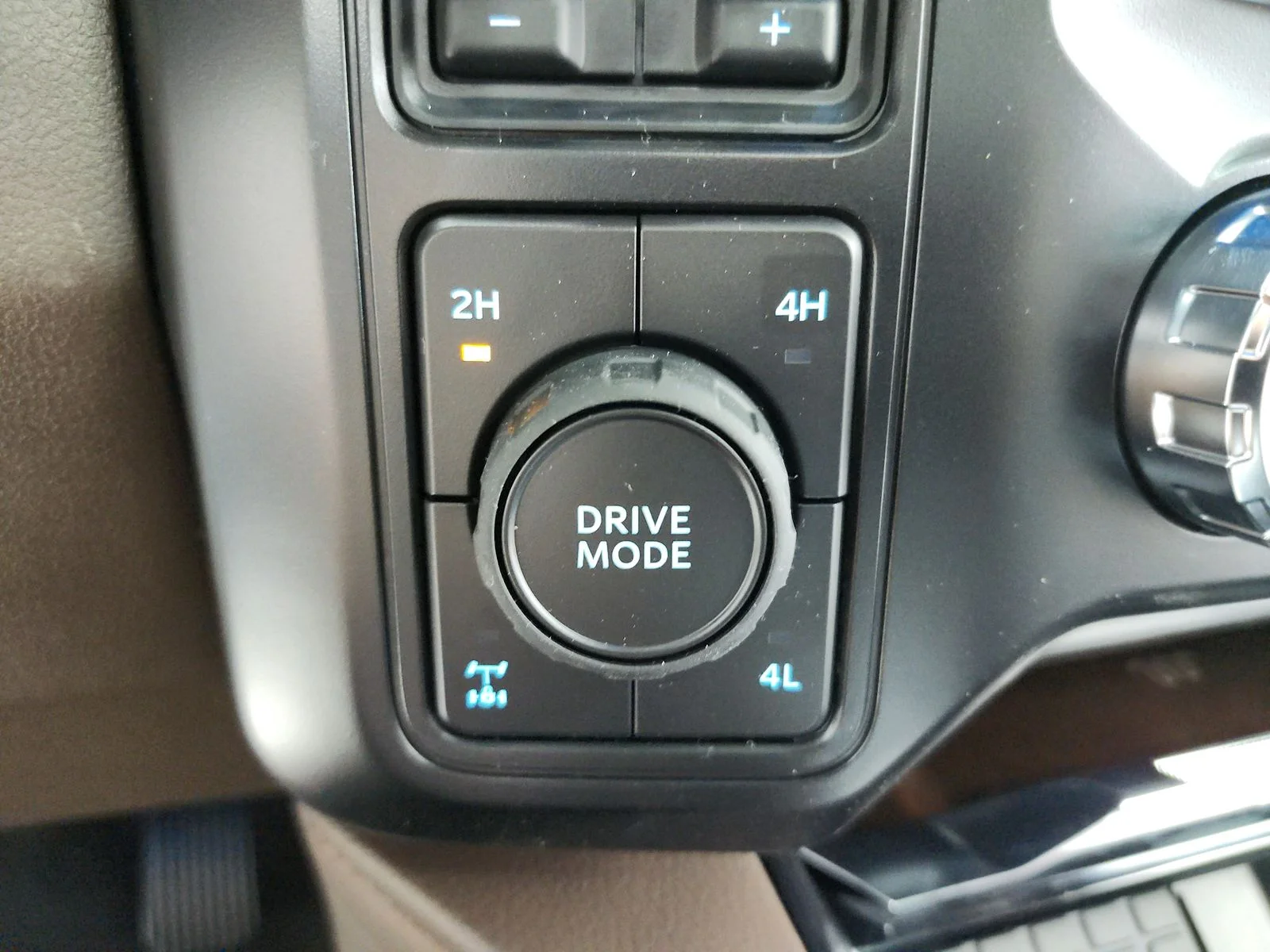 New 2026 Glacier Gray Metallic Tri-Coat Ford F-250® King Ranch® image 28