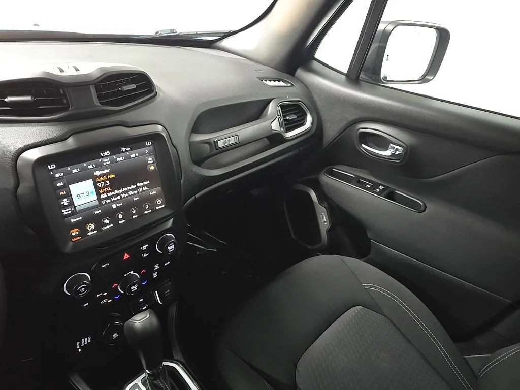 Used 2021 Bikini Metallic Clearcoat Jeep Latitude image 26