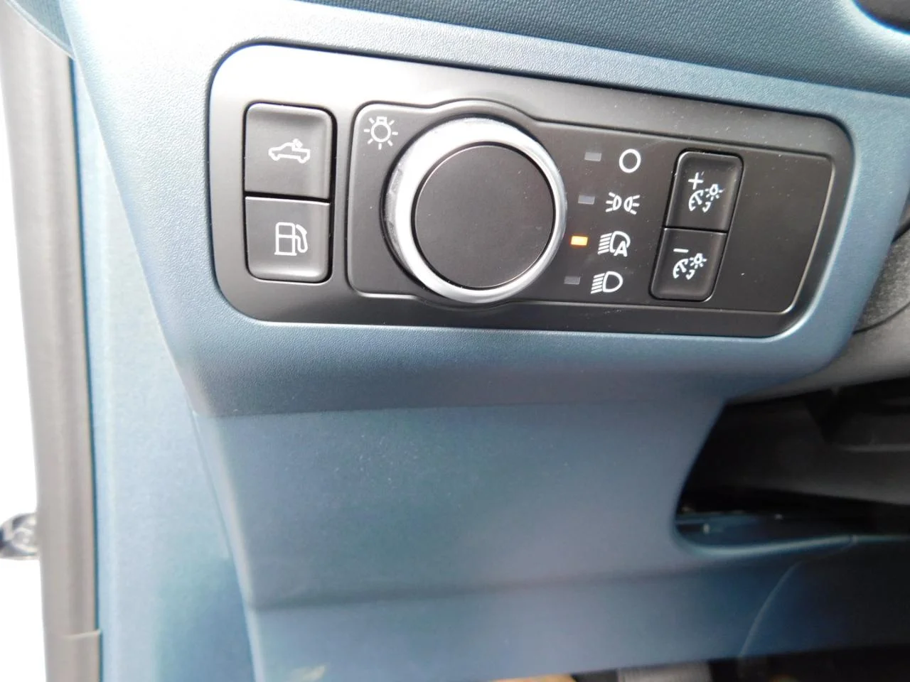 New 2026 Oxford White Ford XLT image 27