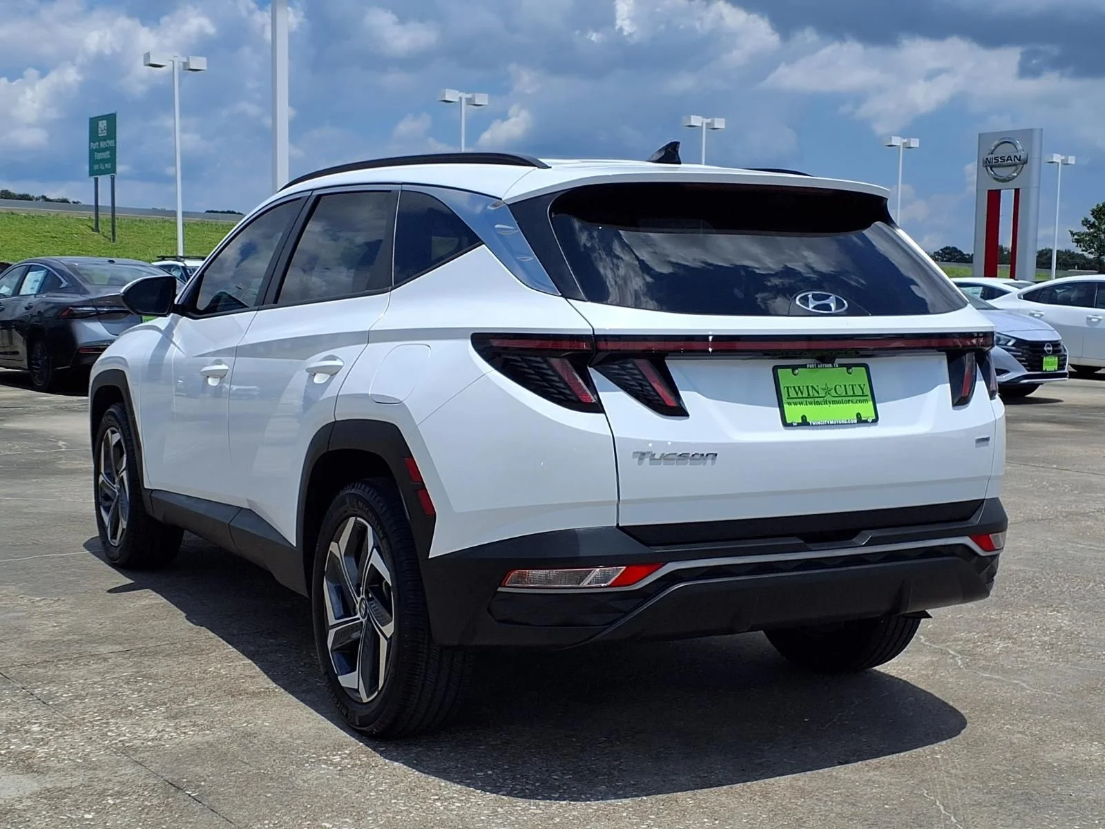 Certified Used 2024 White Hyundai SEL image 2