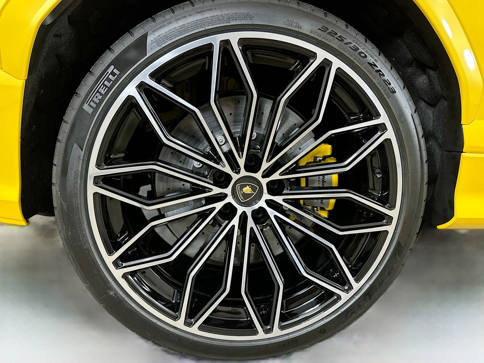 Used 2025 Yellow Lamborghini  image 64
