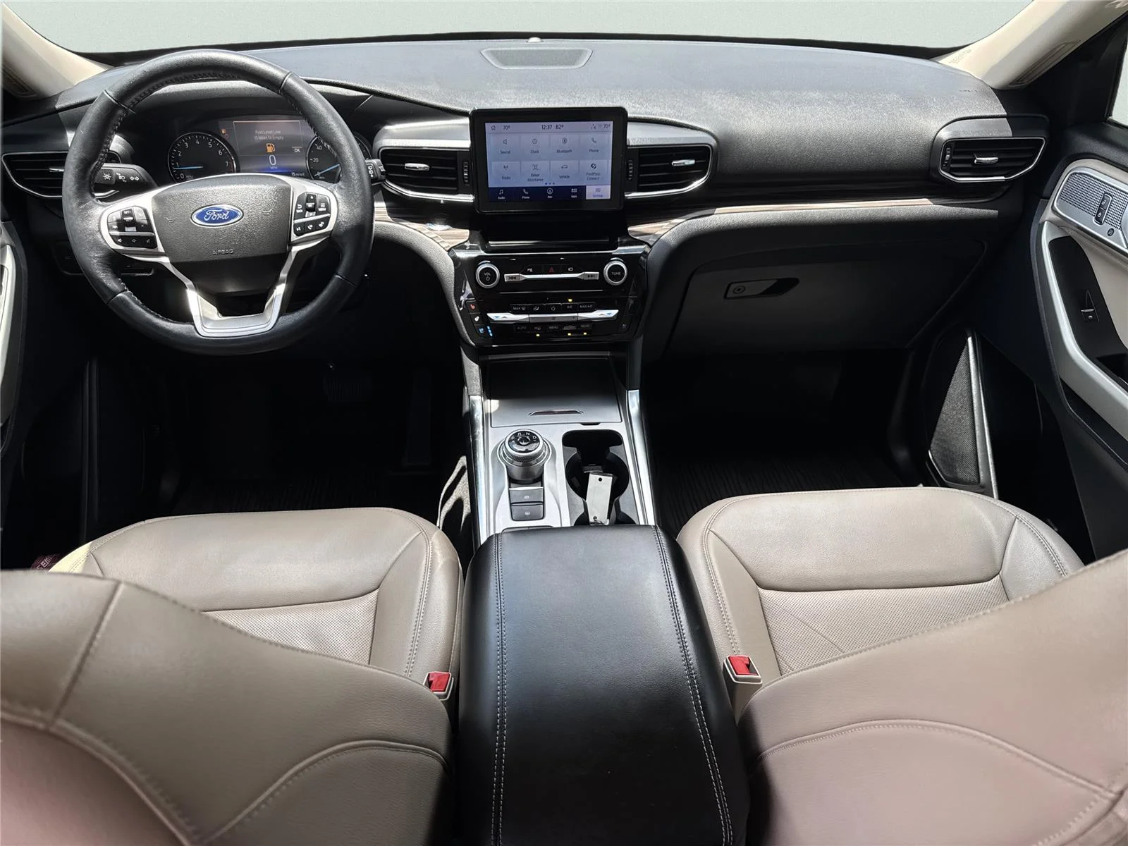 Used 2022 Star White Metallic Tri-Coat Ford Limited image 13