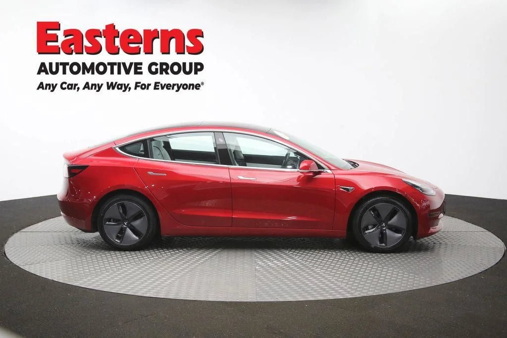 Used 2018 Red Tesla Long Range image 41
