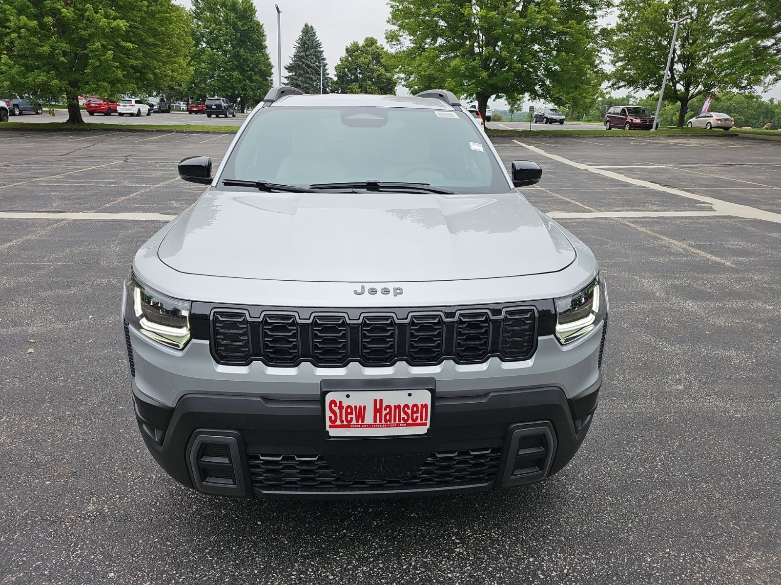 New 2026 Silver Zynith Clearcoat Jeep Limited image 8